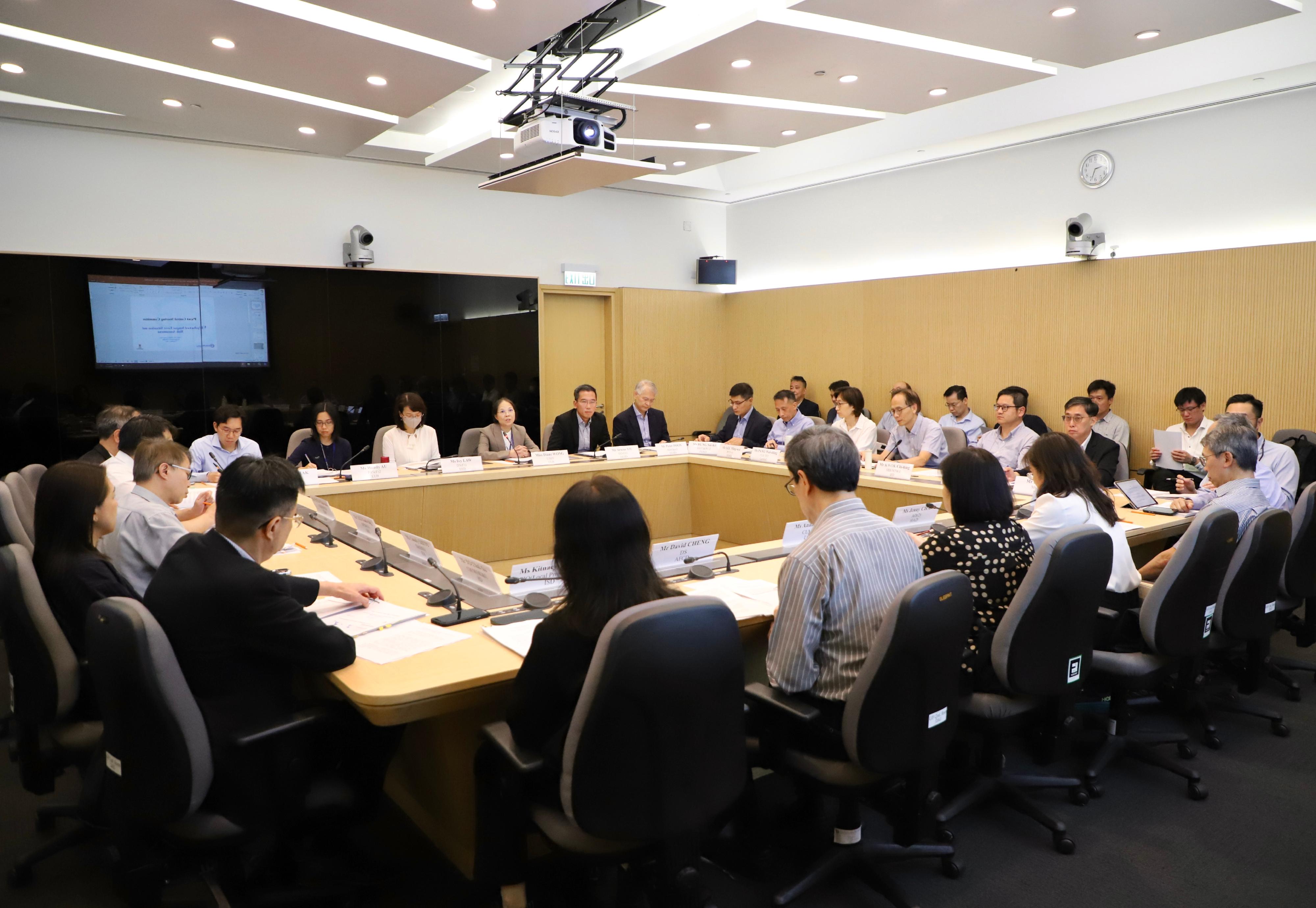 Special meeting of Pest Control Steering Committee convened to enhance interdepartmental collaboration in preventing spread of dengue fever and rat Hepatitis E virus (with photo)