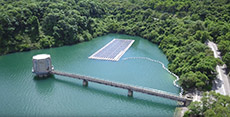 石壁水塘亦是使用浮動太陽能板發電系統的先導計劃地點，大小相等於一個標準游泳池。
